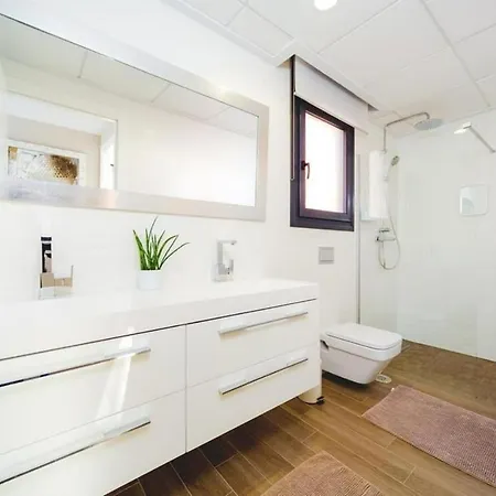 Holiday home Azalea Ii